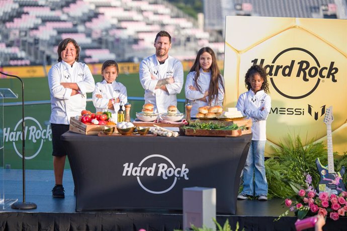 Hard Rock International and global brand ambassador, Leo Messi, announce their first-ever Messi menu for kids, The Hard Rock Messi Kids Menu, with help from Seminole Tribe of Florida and local South Florida community kids during the launch event at DR