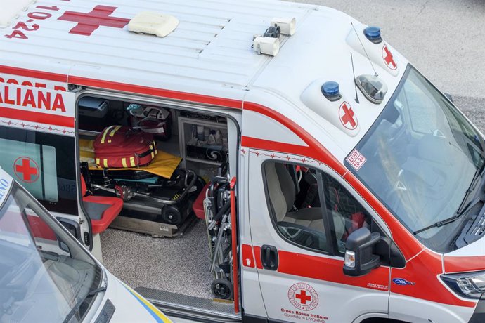 Archivo - August 27, 2023, Livorno, Italy: The first aid equipment of the Red Cross ambulance parked along the dock of the Humanity 1 ship at the port of Livorno. The ship Humanity 1, of the German NGOs United 4 Rescue and SOS Humanity, had to travel mo