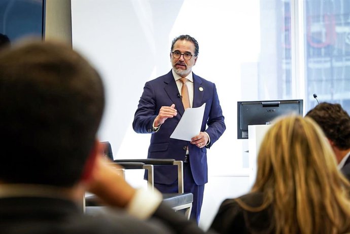 El ministro de Exteriores de Ecuador, Gustavo Manrique