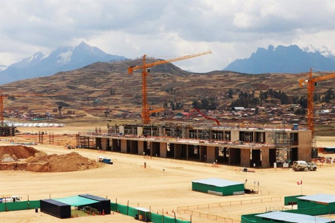 Avanza la construcción del terminal de pasajeros del nuevo Aeropuerto Internacional de Chinchero en el Cusco.