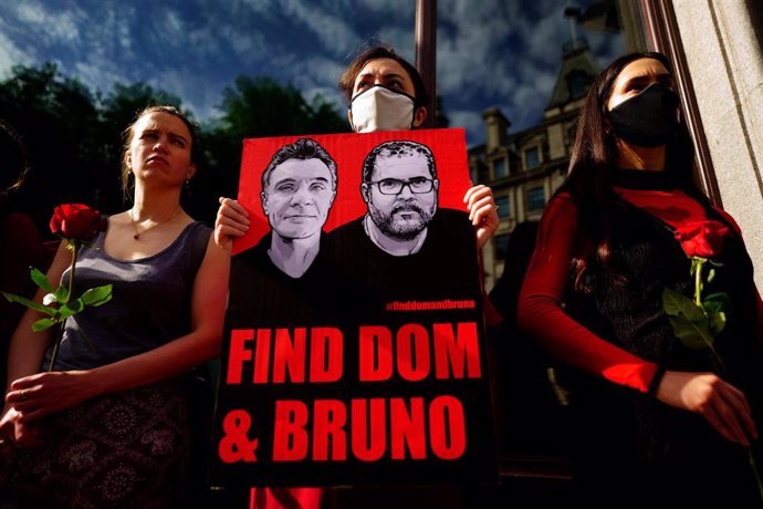 Archivo - Vigilia a las puertas de la Embajada de Brasil en Londres en solidaridad con el periodista británico Dom Phillips y el indigenista brasileño Bruno Pereira, asesinados en la Amazonia brasileña