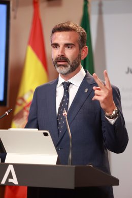 El consejero de Sostenibilidad, Medio Ambiente y Economía Azul de la Junta de Andalucía y portavoz del gobierno, Ramón Fernández-Pacheco