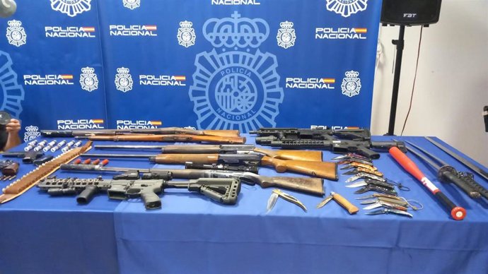 Armas intervenidas a los presuntos autores de los tiroteos en la barriada de la Bajadilla en Algeciras.