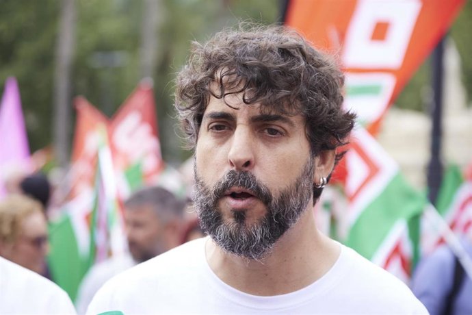 Archivo - El secretario general de CCOO en Sevilla, Carlos Aristu, en una imagen de archivo.