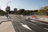 Abre al tráfico la nueva calle que conecta el barrio de Peñagrande con la M-30 y Valdezarza