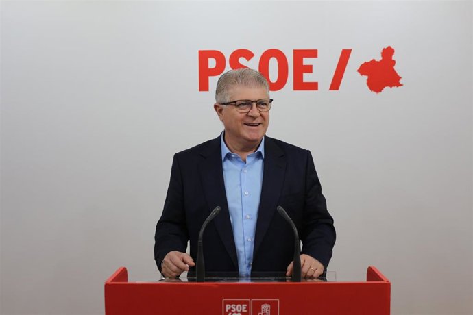 PSOE critica que PP "flete autobuses para ir de excursión a Madrid" cuando está el problema del transporte escolar