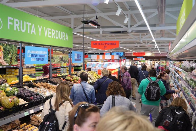 Interior de una tienda de Aldi