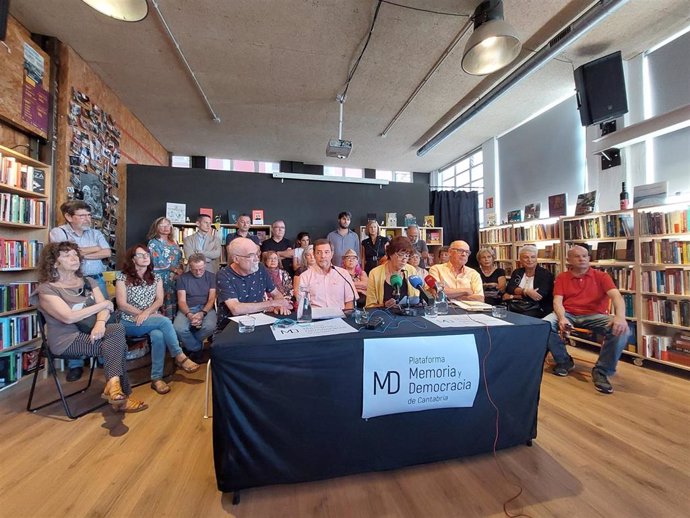 Presentación de la Plataforma Memoria y Democracia de Cantabria