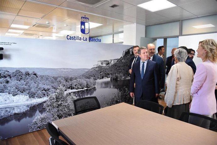El presidente de C-LM, Emiliano García-Page, durante la inauguración del Edificio Ibérica como sede de la Junta en Cuenca