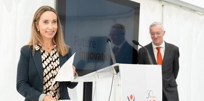 La directora general de Planificación Estratégica y Logística del Gobierno de Aragón, Raquel Campos, en el acto de colocación de la primera piedra de la empresa OPERON en PLAZA