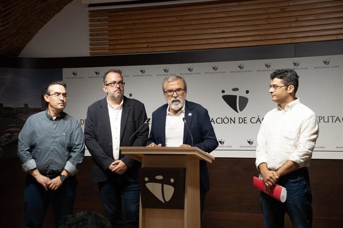 Presentación de la campaña de prevención de cáncer ginecológico en la Diputación de Cáceres