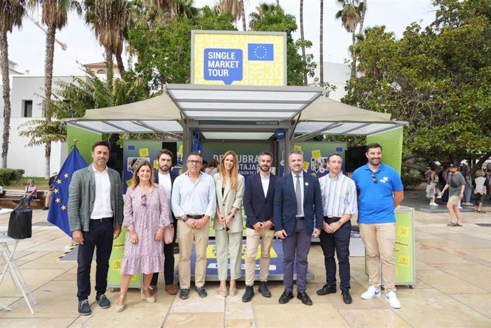 La Diputación de Málaga, a través de su centro de información Europe Direct, colabora con la Comisión Europea en una exposición itinerante para celebrar el 30 aniversario del mercado interior europeo. Se encuentra instalada en calle Alcacazabilla.