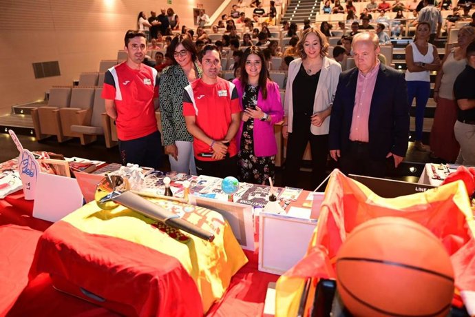 Junta lleva a las aulas granadinas los valores del deporte con el programa 'Tú puedes ser Olímpic@'