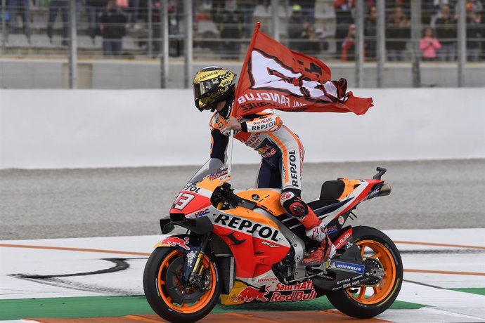 Archivo - MARQUEZ Marc (Spa) Repsol Honda Team, Honda, ambiance celebrates his win during the MotoGP Grand Premio Motul de la Communitat Valenciana at the Ricardo Tormo racetrack, in Cheste near Valencia, from November 15 to 17, 2019 - Photo Studio Mila
