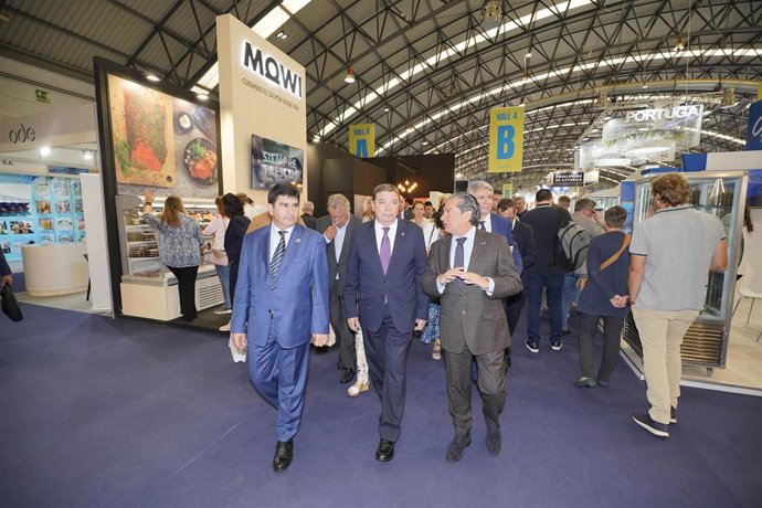 El ministro de Agricultura, Pesca y Alimentación en funciones, Luis Planas, en su visita a Conxemar. 