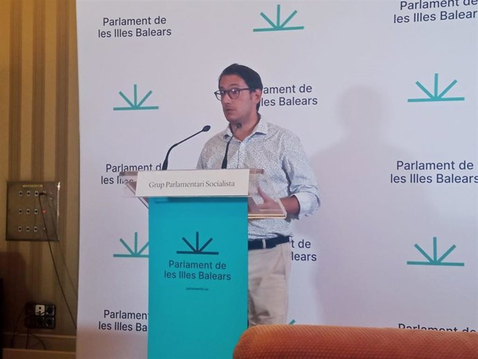 El portavoz del PSIB en el Parlament, Iago Negueruela.