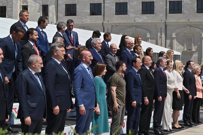 Foto de familia de la cumbre de la Comunidad Política Europea, en Moldavia.