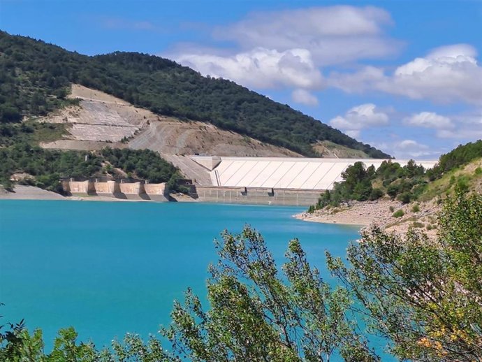 Archivo - Embalse en el Ebro.