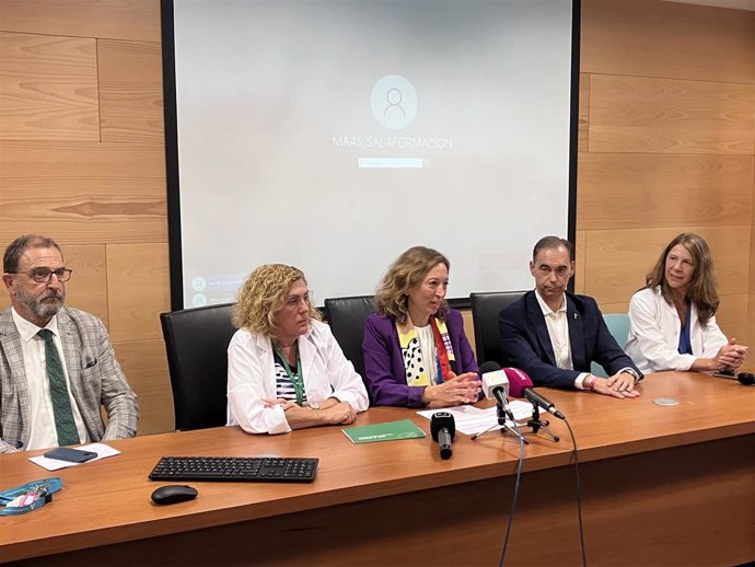 Patricia Navarro, delegada del Gobierno andaluz en Málaga, en rueda de prensa en el HARE de Benalmádena