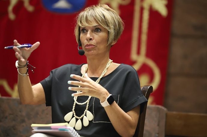 La vicesecretaria socialista y portavoz parlamentaria en la Comisión de Derechos Sociales, Elena Máñez