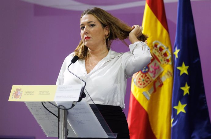 La secretaria de Estado de Igualdad y contra la Violencia de Género en funciones, Ángela Rodríguez 'Pam', a su llegada a una rueda de prensa posterior al comité de crisis de Igualdad, en la sede del Ministerio, a 4 de septiembre de 2023, en Madrid (Espa