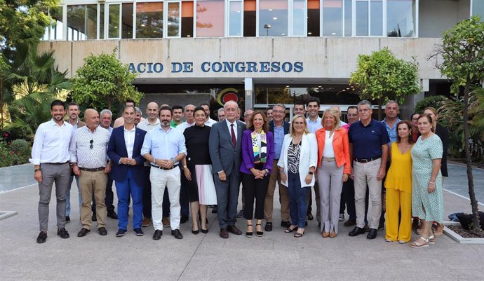 El Consejo de Alcaldes del PP se ha celebrado en Torremolinos, desde donde han reclamado al Gobierno central la planificación e inversiones que la provincia de Málaga necesita a corto y medio plazo.