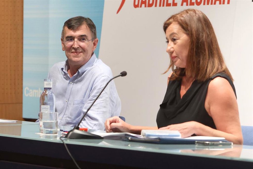 La presidenta del Congreso de los Diputados, Francina Armengol y el ex presidente de les IllesBalears Francesc Antich.