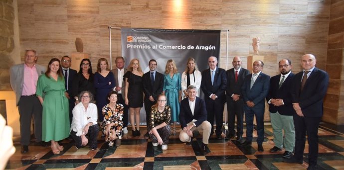 Huesca ha acogido la celebración de los III Premios del Comercio de Aragón, que nacen en 2021 para reconocer las buenas prácticas y la excelente labor de entidades, asociaciones, instituciones y empresas de todo tipo en un sector "esencial"