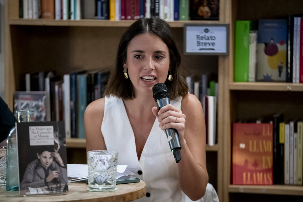 La ministra de Igualdad en funciones, Irene Montero, durante la presentación del libro La mujer que no entendía el mundo. Pasión y sombra de Sonja Graf, de David Torres