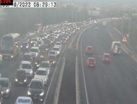 Atascos de siete kilómetros en la circunvalación de Granada en el arranque de la cumbre europea