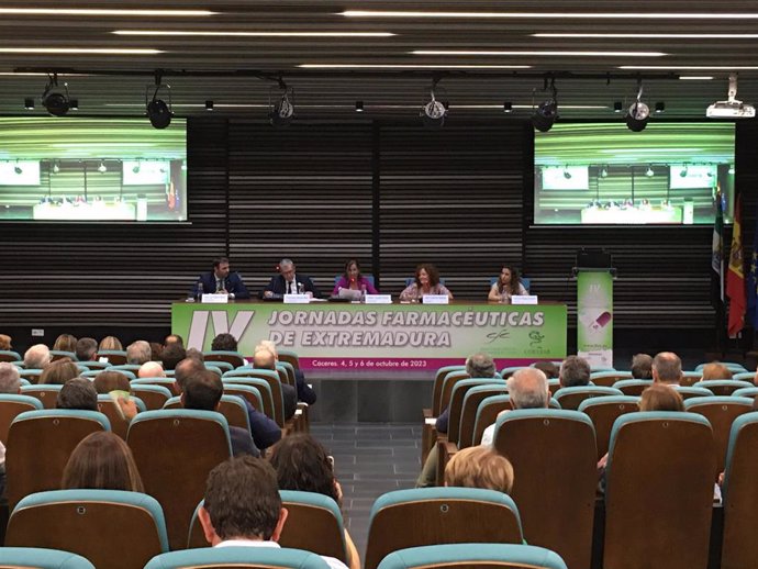 Inaugucarión de las IV Jornadas Farmacéuticas de Extremadura que se celebran en Cáceres