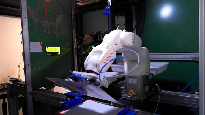 Robot utilizado por el proyecto IA4RFID.