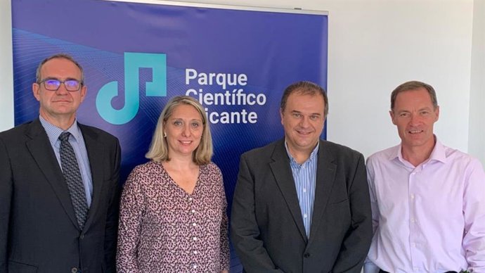 Representantes de la Universidad de Alicante (UA) y de las tres nuevas empresas que se han incorporado al Parque Científico de Alicante (PCA).