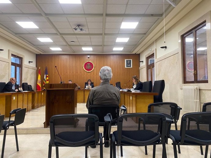 El acusado, durante el juicio.