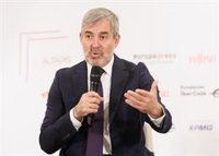 El presidente de Canarias confirma la evacuación de más de 3.000 personas por el incendio forestal de Tenerife