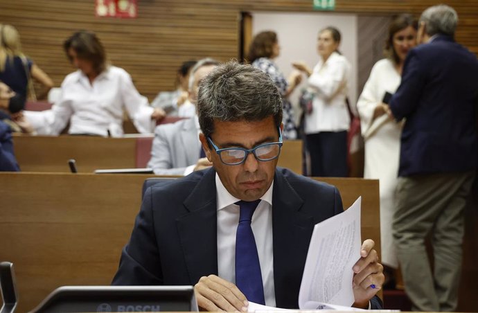 El presidente de la Generalitat, Carlos Mazón, durante la primera sesión de control al Gobierno de coalición PPCV y Vox