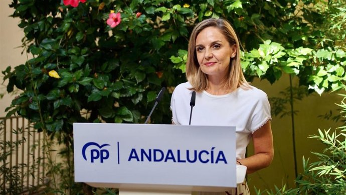La portavoz del PP-A, Maribel Torregrosa, este jueves en rueda de prensa.