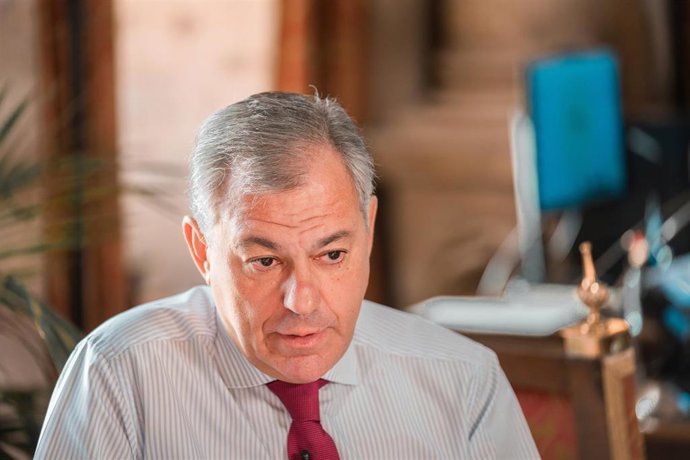 El alcalde de Sevilla, José Luis Sanz, durante la entrevista concedida a Europa Press. A 02 de octubre de 2023, en Sevilla (Andalucía, España).