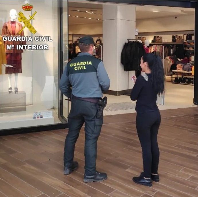 Hurto en una tienda de un centro comercial de Valladolid.