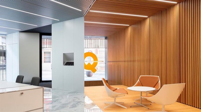 Archivo - Una oficina de Arquia Banca.