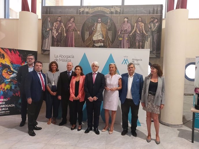 El Colegio de Abogados de Málaga junto a la Unión Nacional de Agencias de Viajes (UNAV) ha organizado la I Jornada de Derecho Turístico, en la que intervienen una decena de asesores legales, especialistas y representantes de compañías turísticas.