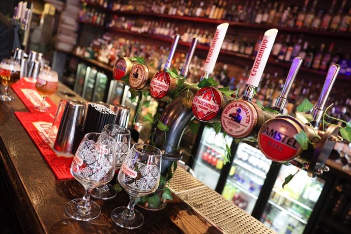 Grifo de Cruzcampo en un pub de la ciudad de Sheffield, en Inglaterra.