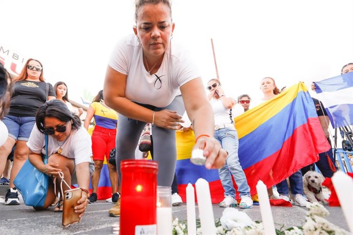 Homenaje a las víctimas de familiares y amigos de la comunidad colombiana y nicaraguense
