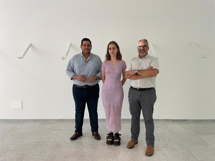 Jorge Vázquez junto a la artista Alicia Sibón.