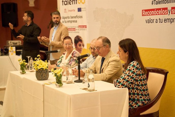 El delegado territorial de Empleo participa en Utrera en la presentación del programa 'Talentos' de Fundación ONCE.