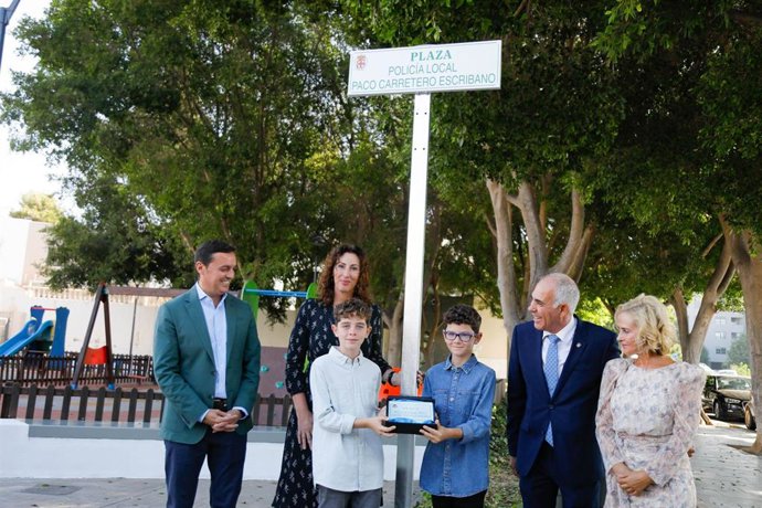 Acto de inauguración de la plaza al policía local Paco Carretero Escribano