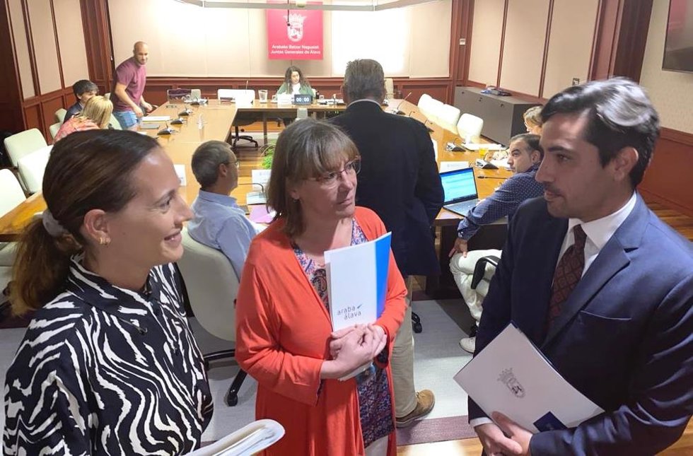 El diputado de Movilidad Sostenible e Infraestructuras Viarias, Jon Nogales
