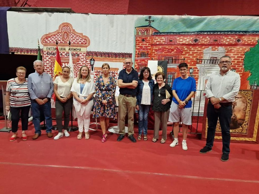 La delegada territorial de Turismo, Cultura y Deporte, Gemma del Corral, en los preparativos de la octava edición de la feria cofrade del centro de Andalucía, Expo Arte Cofrade