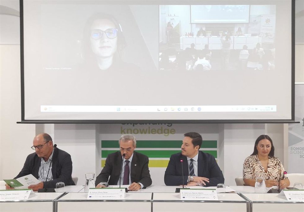 Inauguración de la segunda edición del Certificado de Estudios Universitarios en Energías Renovables