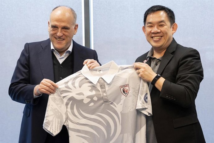 Archivo - LaLiga renueva su acuerdo de colaboración en Singapur para el proyecto nacional 'Unleash The Roar!'.